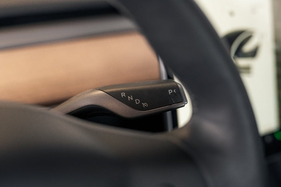 Tesla Model 3 Standard Range+ RWD 4d