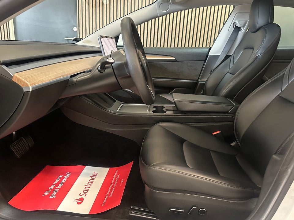 Tesla Model 3 RWD 4d