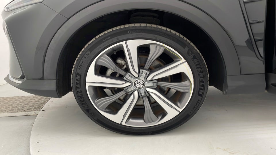 MG Marvel R Performance 5d