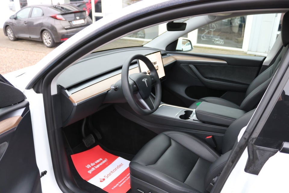 Tesla Model Y Long Range AWD 5d