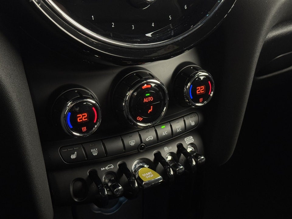 MINI Cooper SE Essential 3d