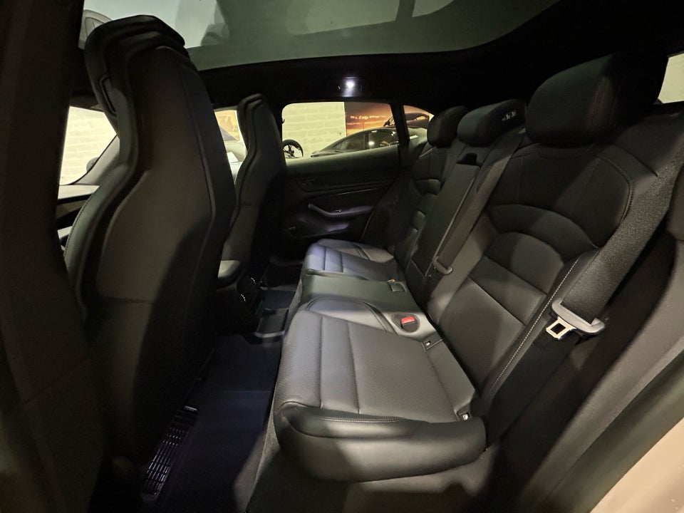 Porsche Taycan Performance+ Sport Turismo 5d