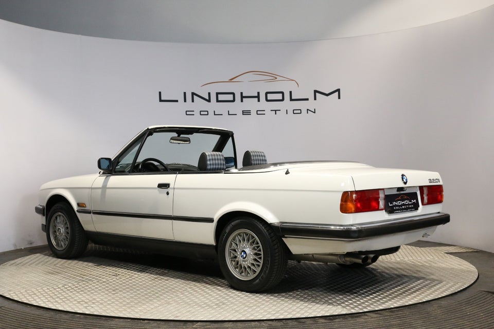 BMW 320i 2,0 Cabriolet 2d