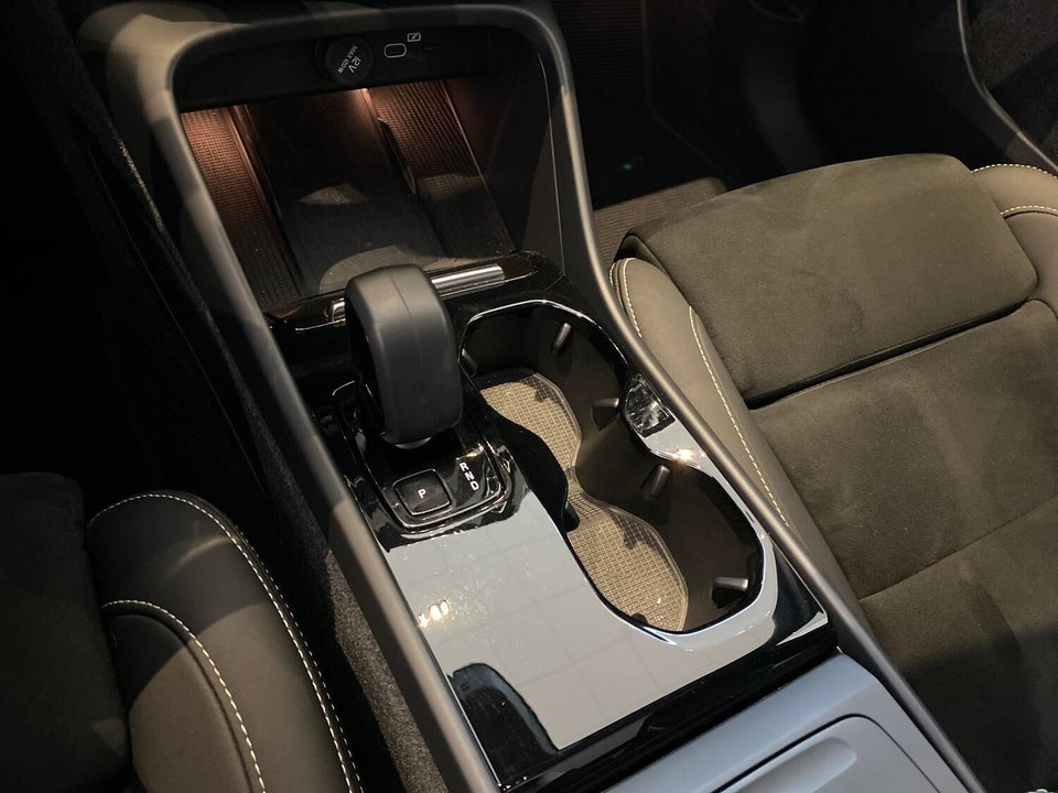 Volvo XC40 ReCharge Twin Ultimate 5d