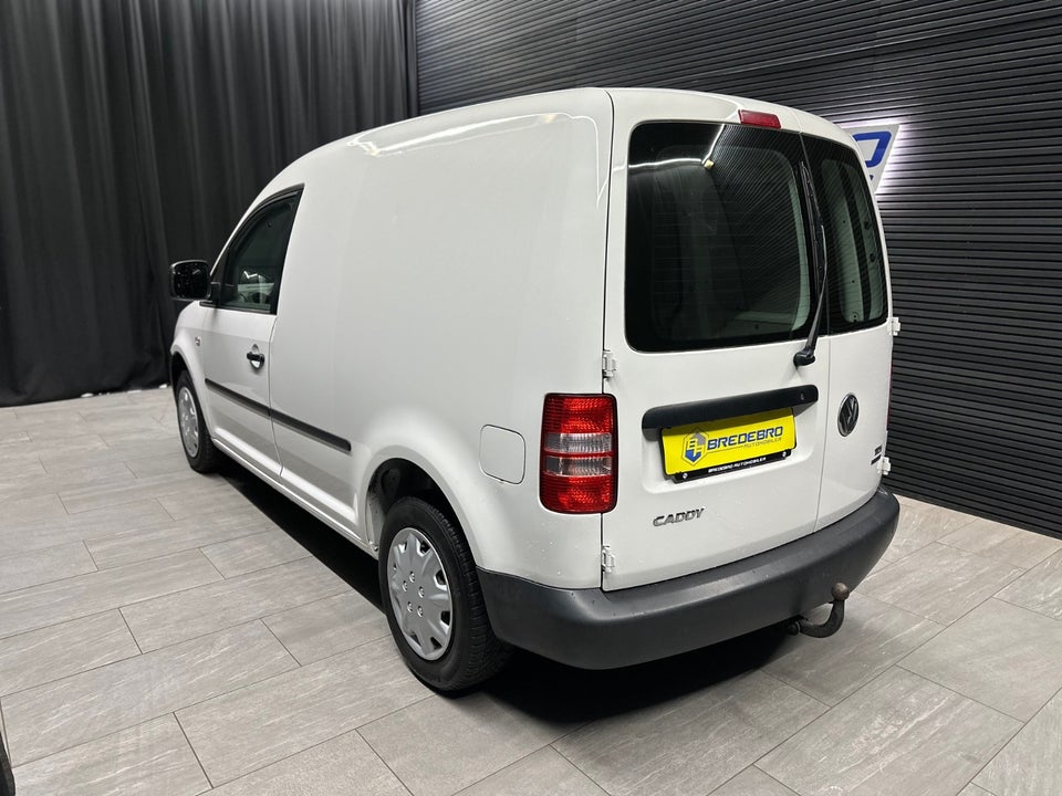 VW Caddy 1,6 TDi 102 BMT Van 5d