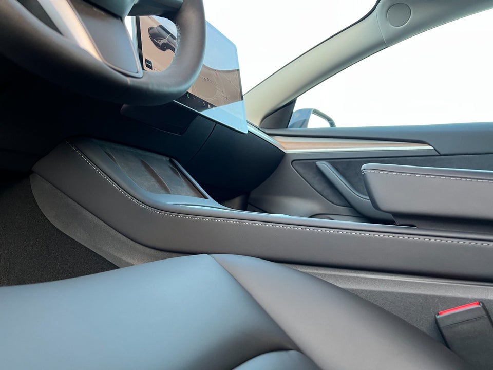 Tesla Model 3 Standard Range+ RWD 4d