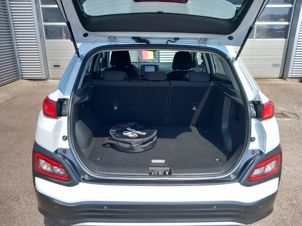Hyundai Kona 64 EV Essential 5d