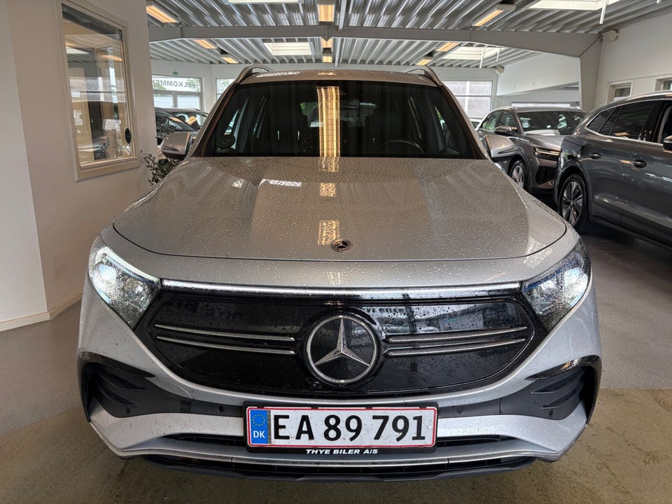 Mercedes EQB250 AMG Line 5d