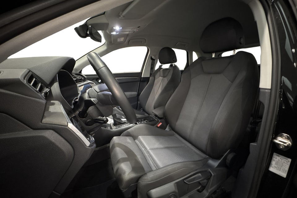 Audi Q3 45 TFSi e Attitude plus S-tr. 5d