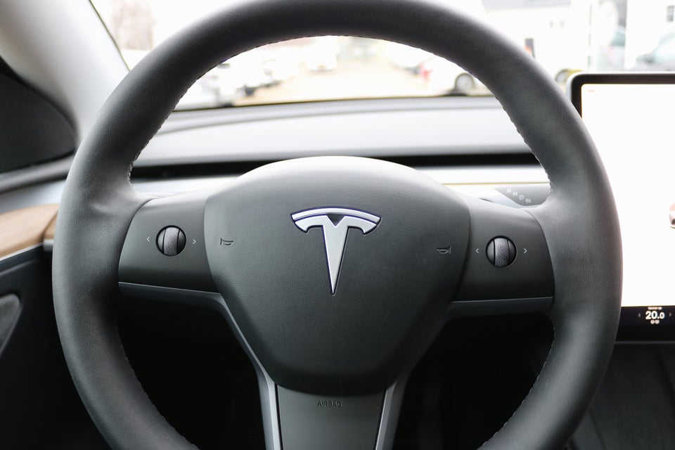 Tesla Model Y Long Range AWD 5d