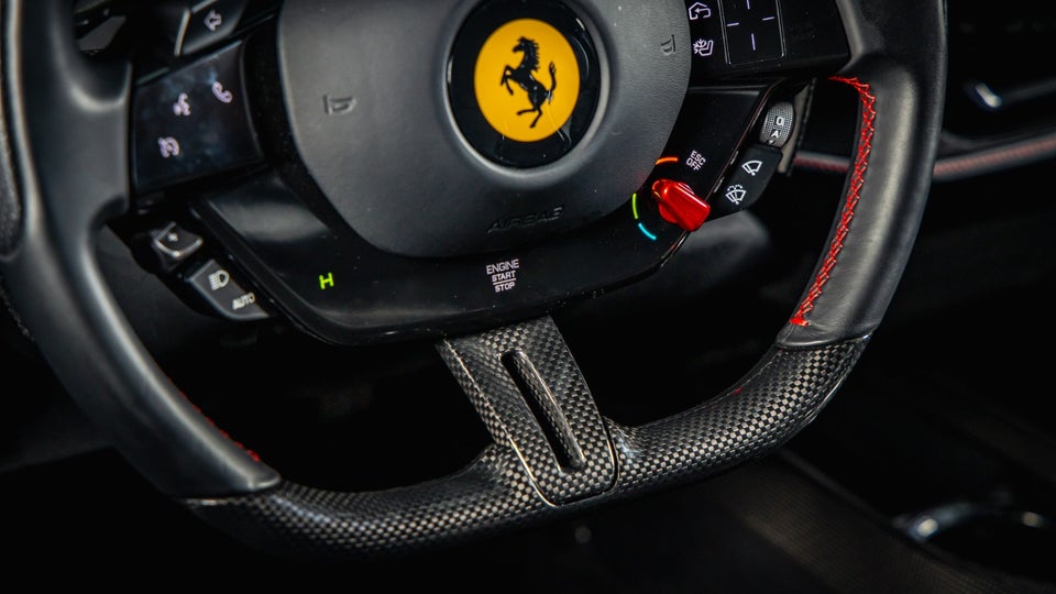 Ferrari SF90 Stradale 4,0 DCT 2d