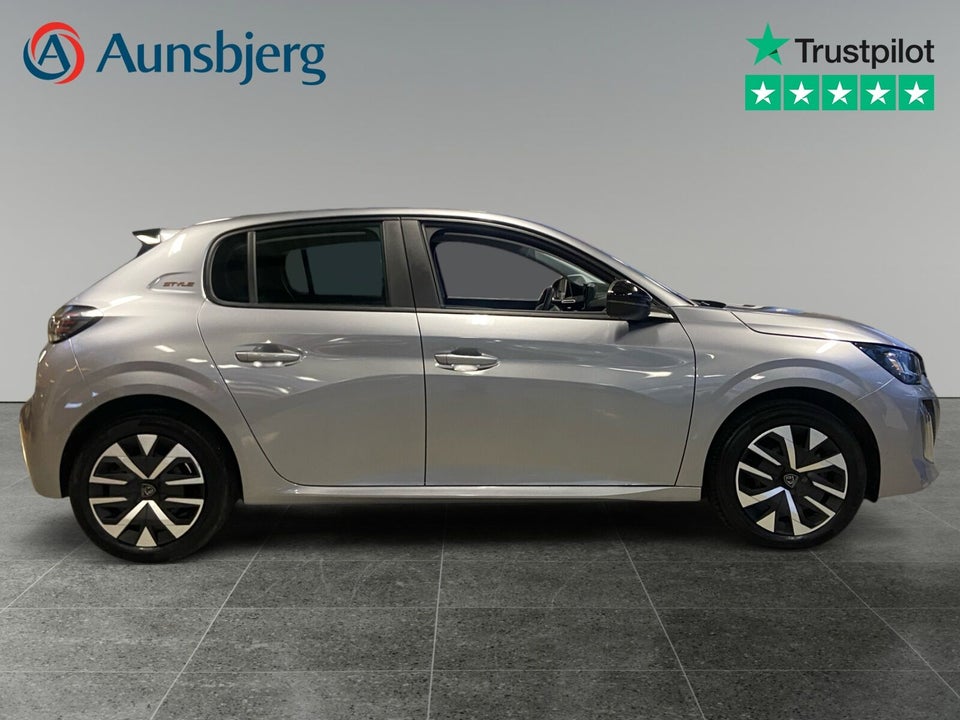 Peugeot e-208 50 Style 5d