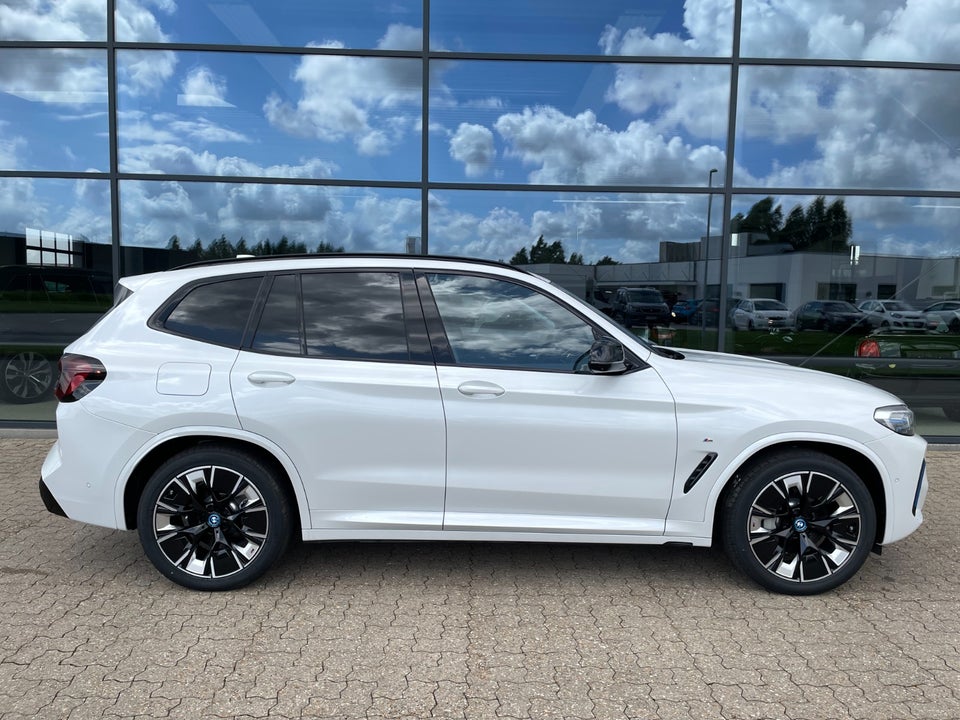 BMW iX3 Charged Plus M-Sport 5d