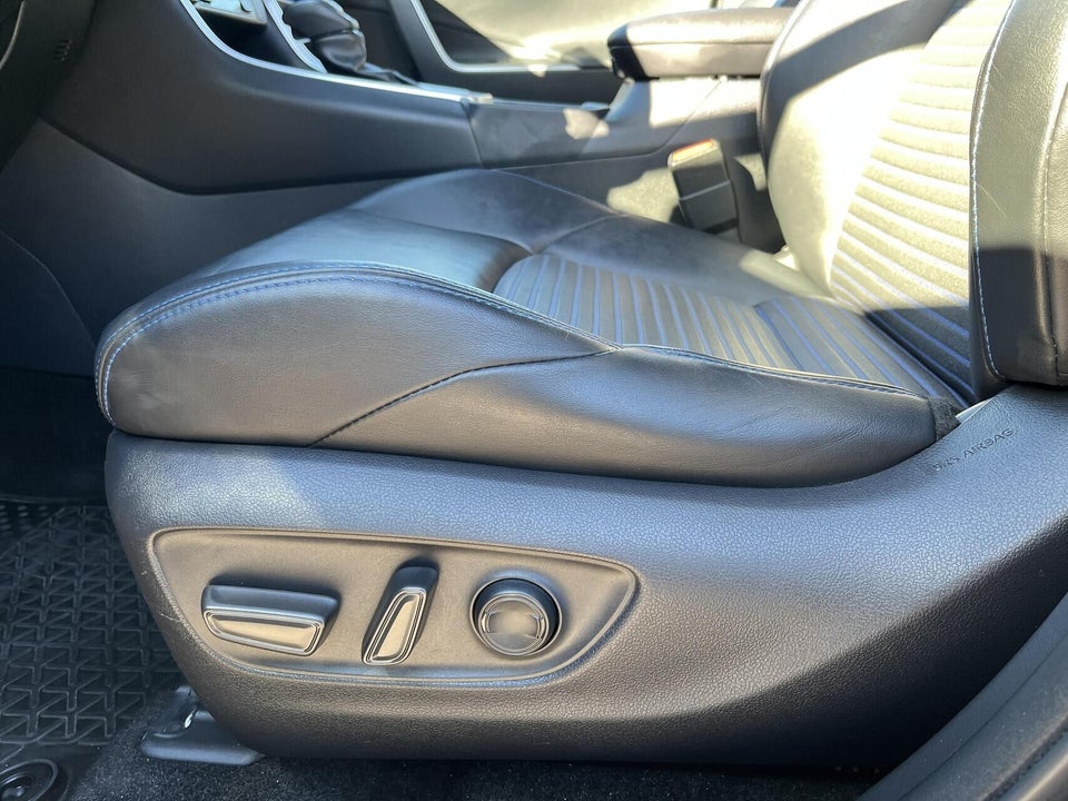 Toyota RAV4 2,5 Hybrid H3 Style MDS 5d