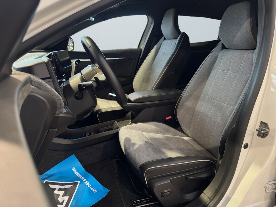 Renault Megane E-Tech 60 Techno 5d