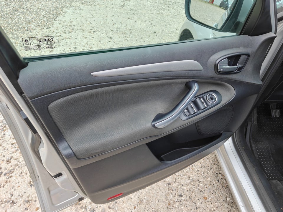 Ford S-MAX 2,0 Ambiente 7prs 5d