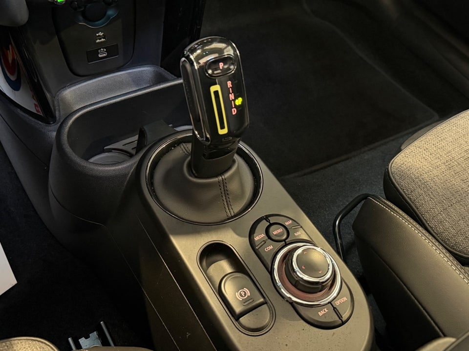 MINI Cooper SE Classic Trim 3d