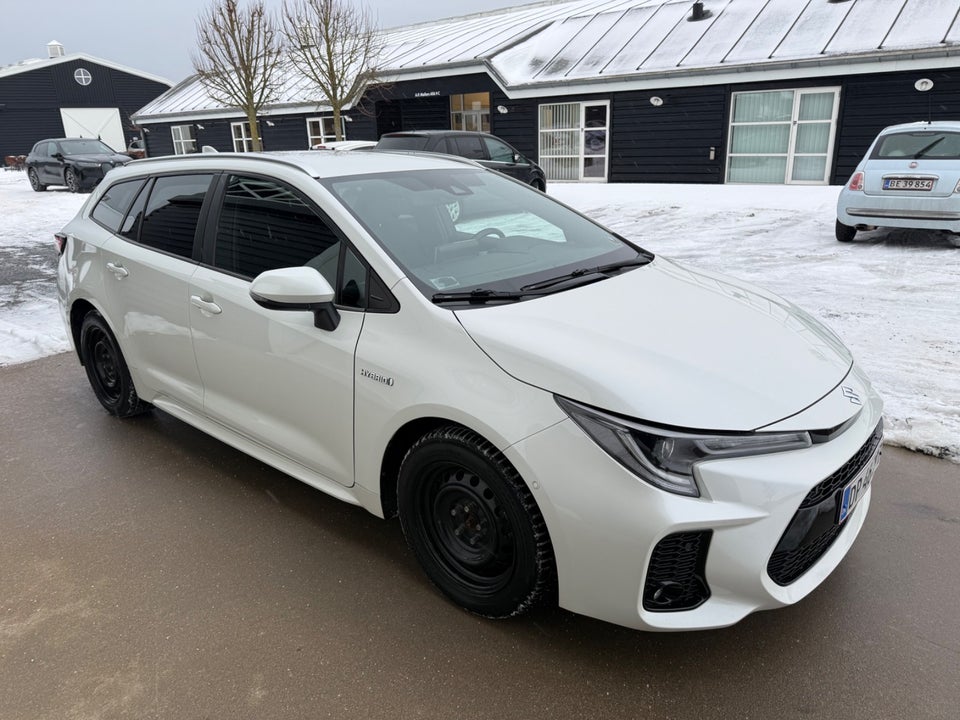 Suzuki Swace 1,8 HEV Exclusive White stc. e-CVT 5d