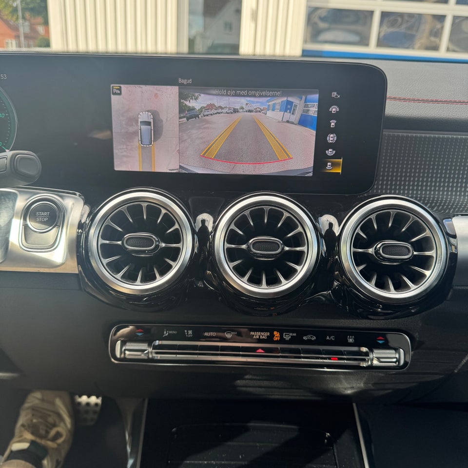 Mercedes EQB250 AMG Line 5d
