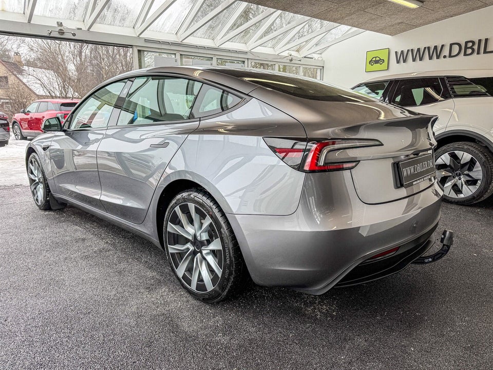 Tesla Model 3 Long Range AWD 4d