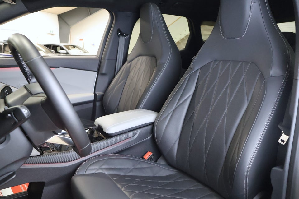 Ford Explorer 82 Premium Extended Range 5d