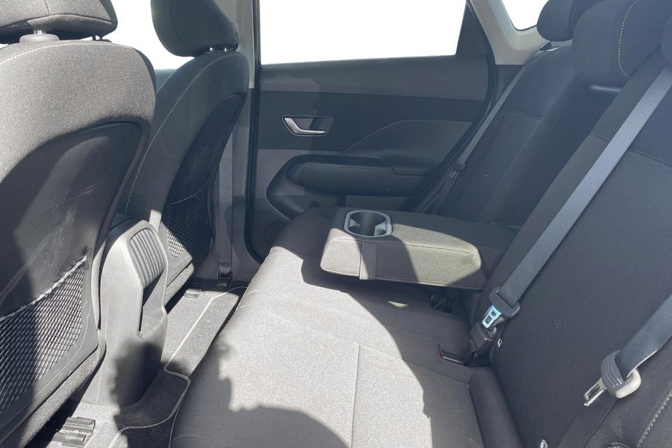Hyundai Kona 48 EV Essential 5d