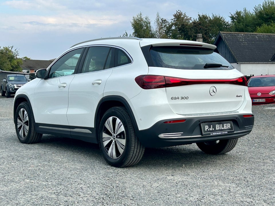 Mercedes EQA300 Progressive 4Matic 5d