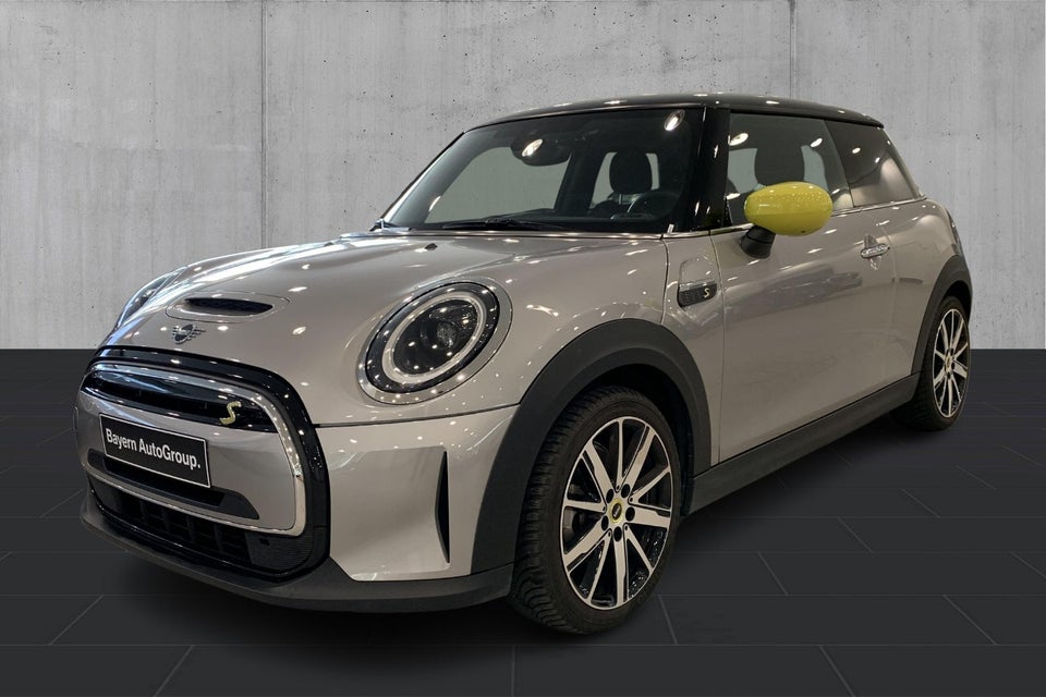 MINI Cooper SE Essential 3d