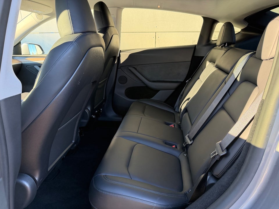 Tesla Model Y Long Range AWD 5d