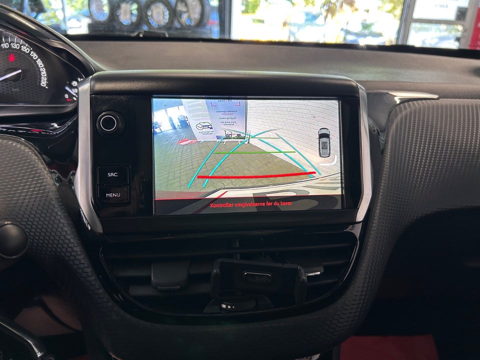 Peugeot 2008 1,6 BlueHDi 100 GT Line Sky 5d