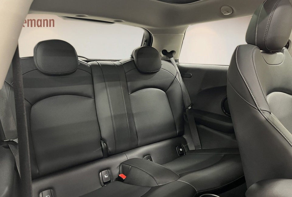 MINI Cooper SE Classic Trim 3d