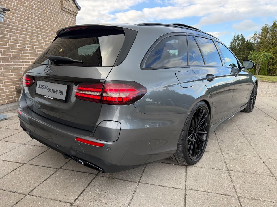 Mercedes E300 de 2,0 AMG Line stc. aut. 4Matic 5d