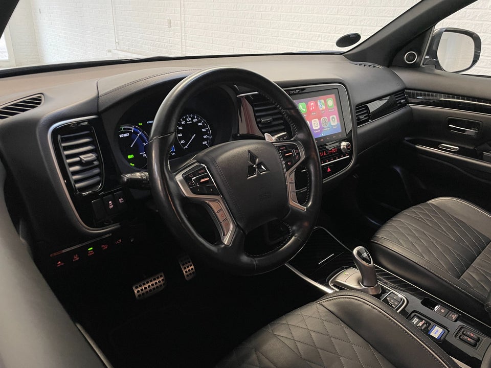 Mitsubishi Outlander 2,4 PHEV Instyle CVT 4WD 5d