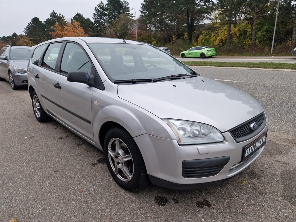 Ford Focus 1,6 Trend 100 5d