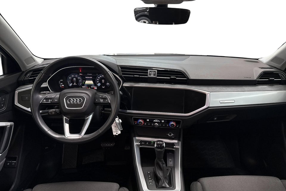 Audi Q3 45 TFSi e Attitude plus S-tr. 5d