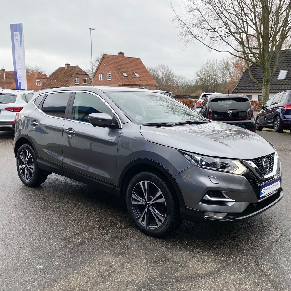 Nissan Qashqai 1,3 Dig-T 140 N-Connecta 5d