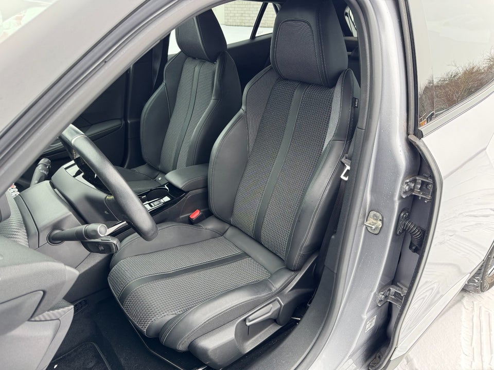 Peugeot e-2008 50 GT 5d