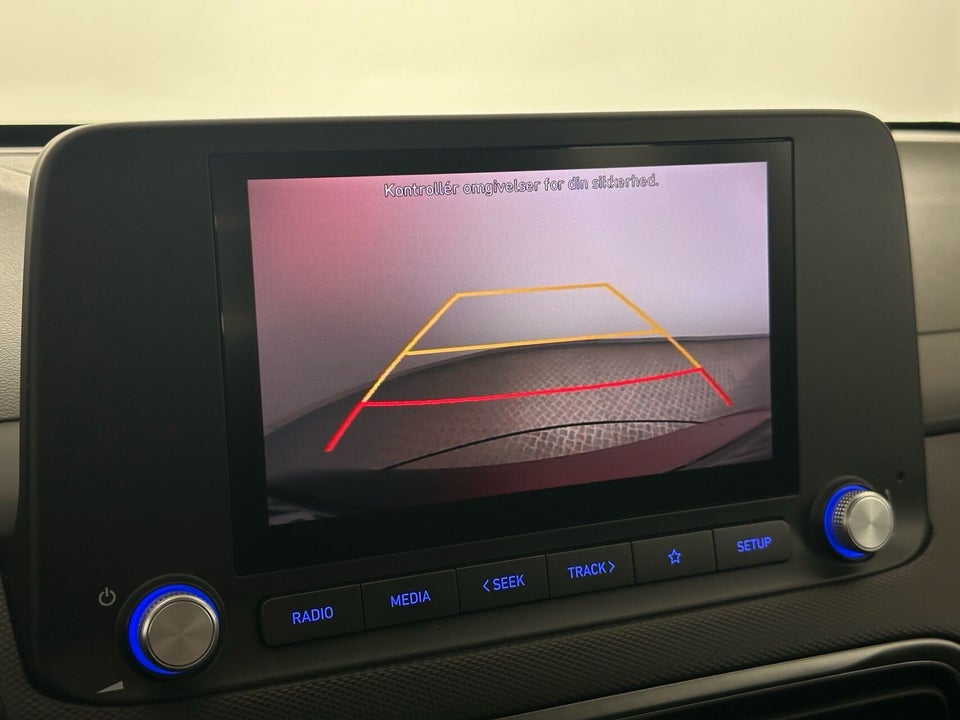 Hyundai Kona 64 EV Essential 5d