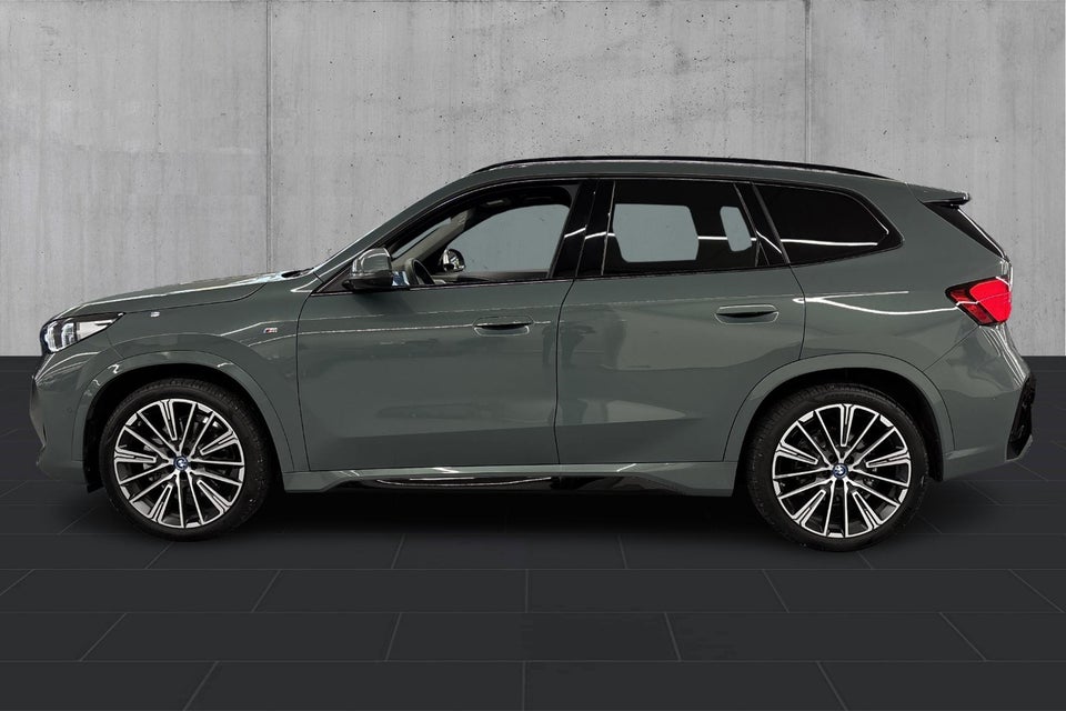 BMW iX1 xDrive30 Fully Charged 5d