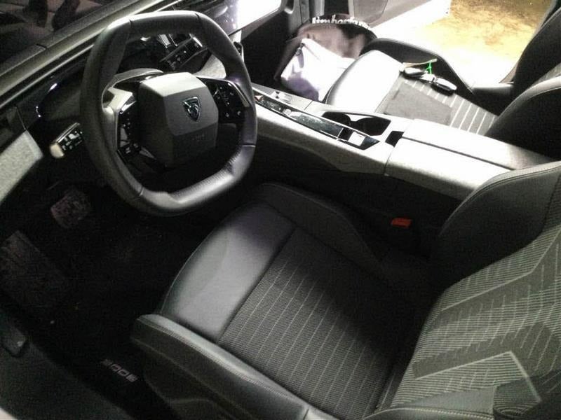 Peugeot e-3008 77 Allure 5d