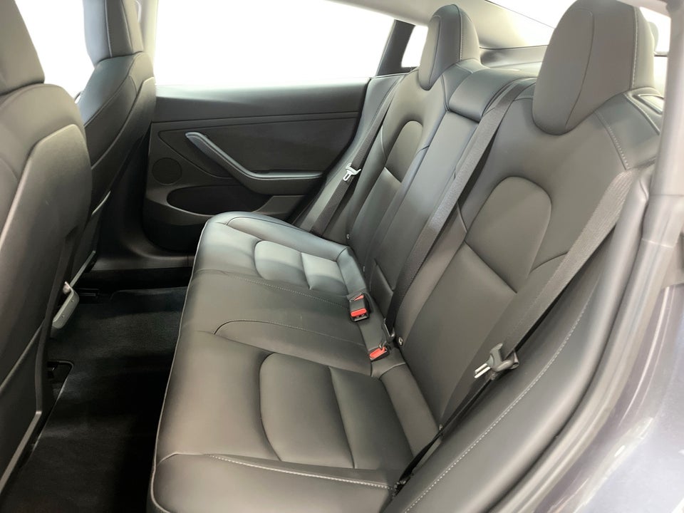 Tesla Model 3 RWD 4d