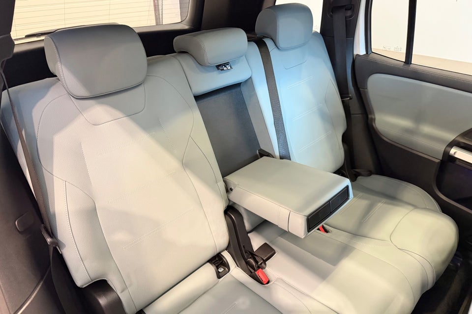 Mercedes EQB300 Progressive 4Matic 5d