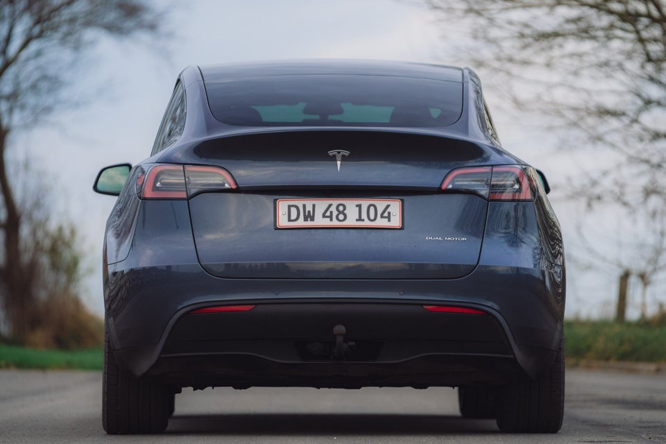 Tesla Model Y Long Range AWD 5d