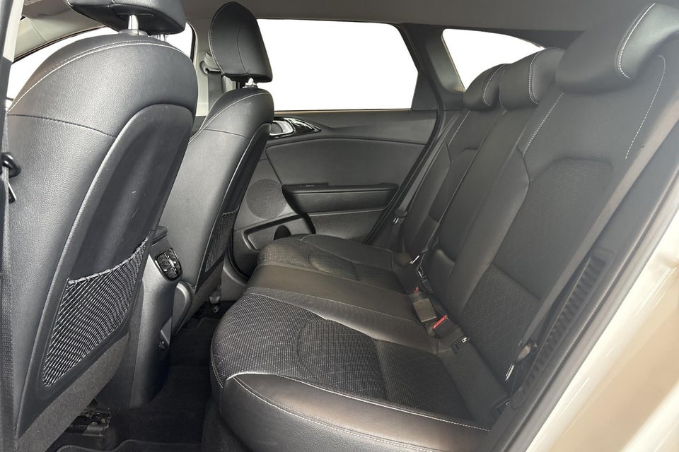 Kia Ceed 1,6 PHEV Upgrade SW DCT 5d