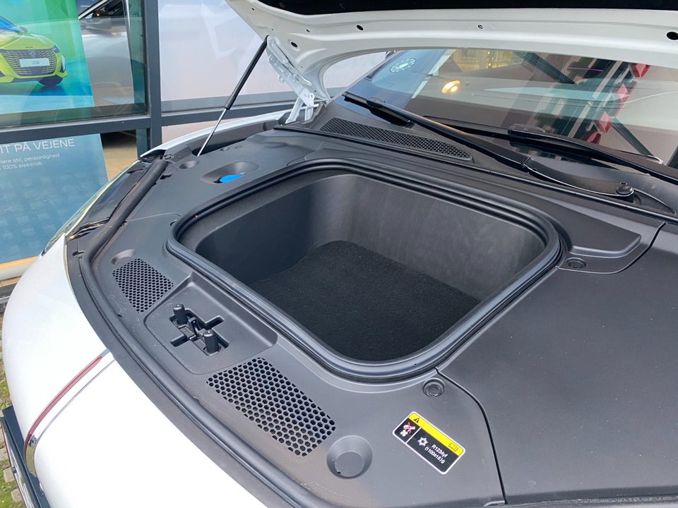 Hongqi EH7 111 Exclusive 4d