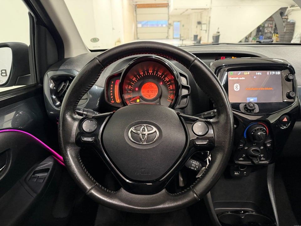 Toyota Aygo 1,0 VVT-i x-wave Sky 5d