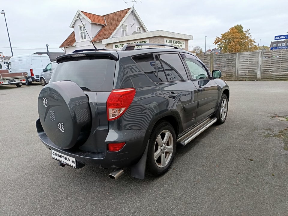 Toyota RAV4 2,0 VVT-i 4x4 Van 5d