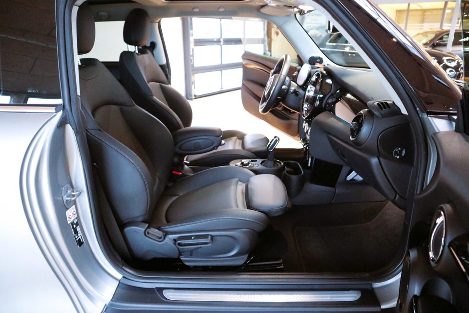 MINI Cooper SE Classic Trim 3d