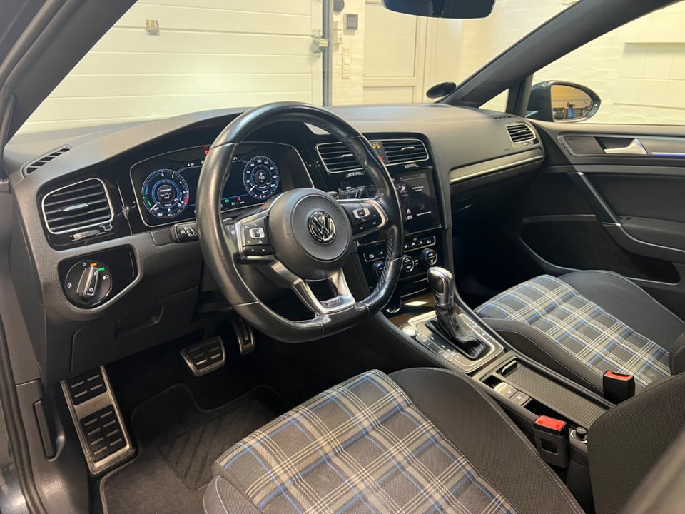 VW Golf VII 1,4 GTE DSG 5d