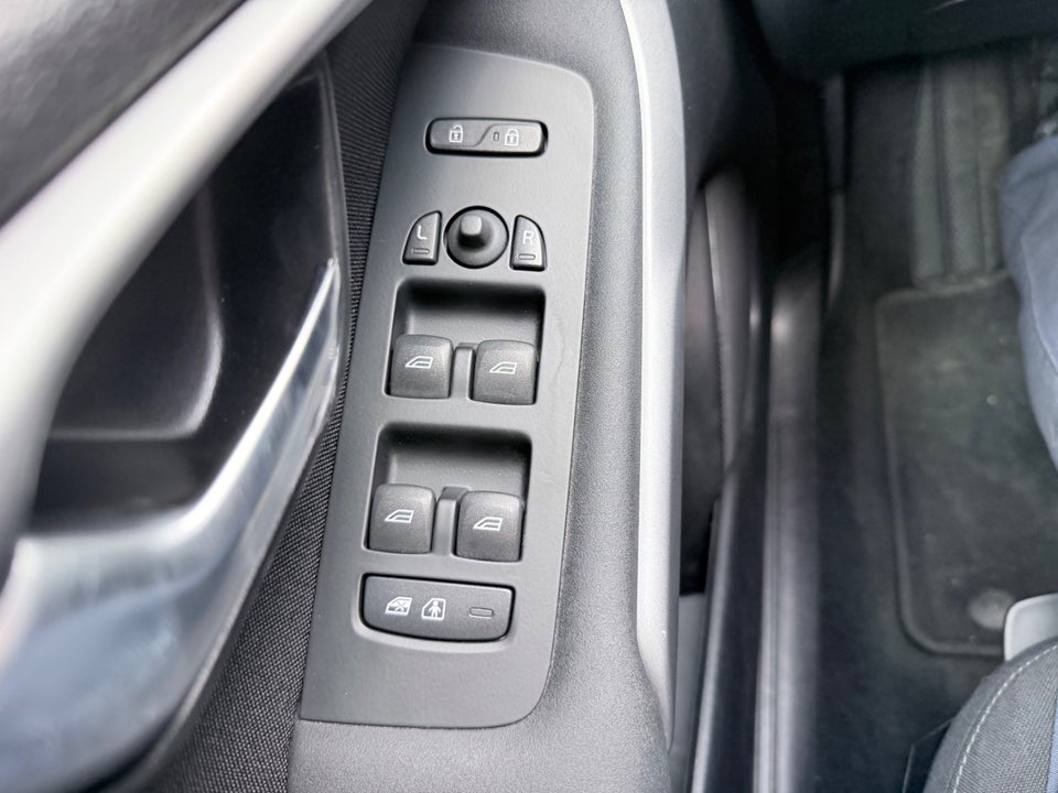 Volvo V40 2,0 D2 120 Kinetic 5d